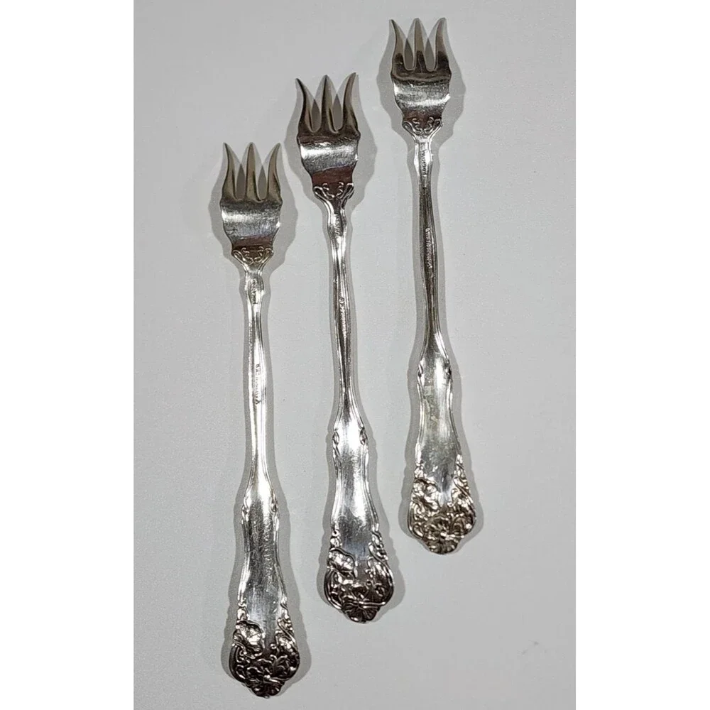 Wm Rogers set wm